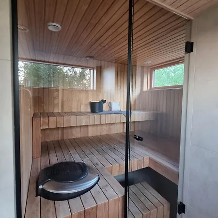 Privatunterkunft Viihtyisae Vierasmaja Saunalla *