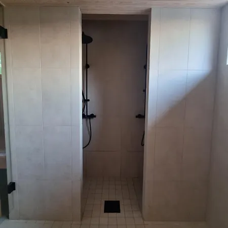 Viihtyisae Vierasmaja Saunalla *