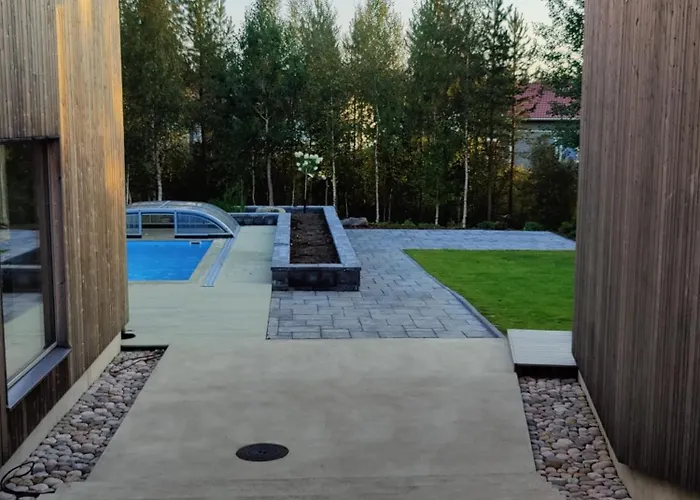 Viihtyisae Vierasmaja Saunalla ホームステイ オウル