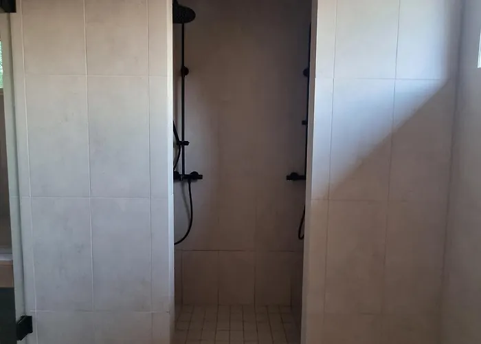 Viihtyisae Vierasmaja Saunalla *